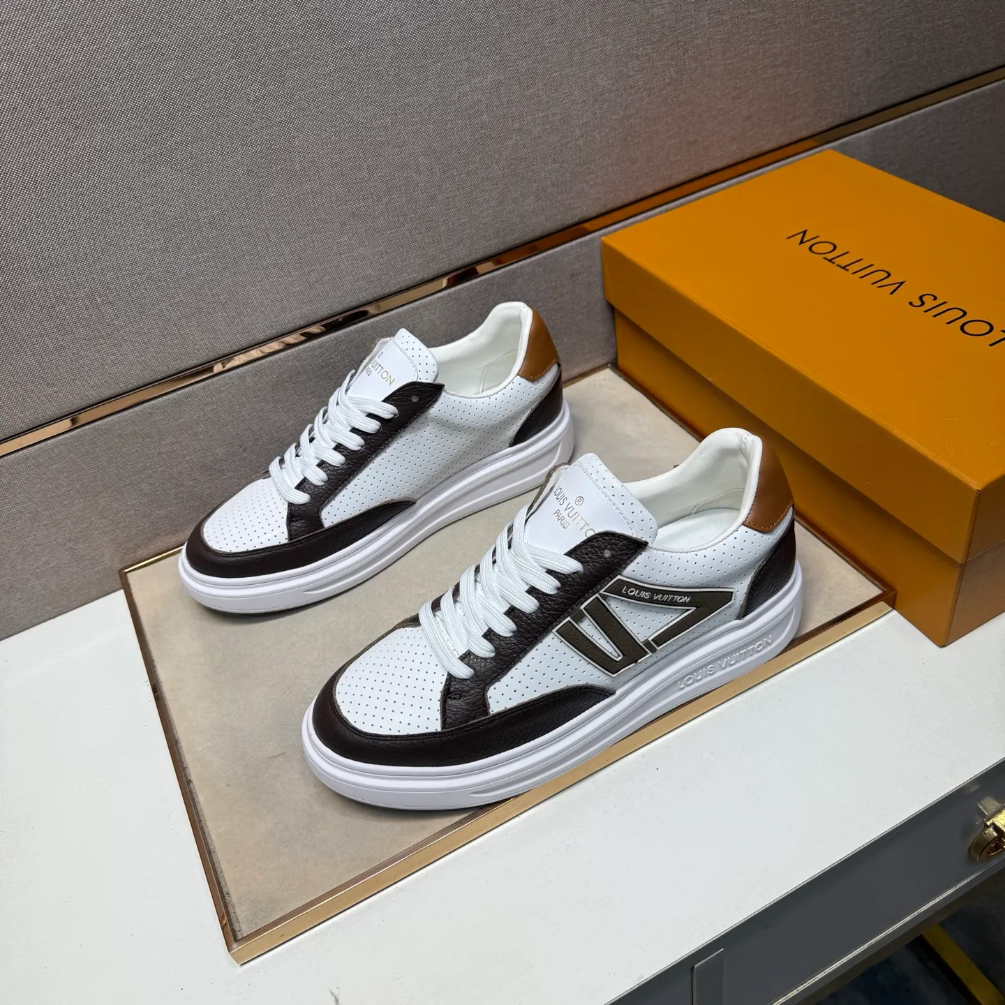 ⬛️Men's shoes 💰p420 [LV～] Men's casual shoes 2025z cabinet sales simultaneously 🔶Size: 38-44 #️⃣ 🔷6 colors🔜The upper is made of multi-material splicing ➕Genuine leather lining, comfortable and breathable, sole: original comfortable and wear-resistant outsole, ⚠️Real thing📱Photographed🎬The real thing is better📢📢📢